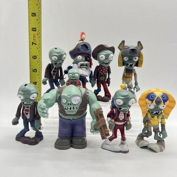 Plants VS. Zombies Action Figures Lot Of 8 EA Sports 2018-2020 Toys Video‎ Game - Picture 2 of 6